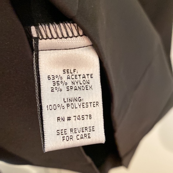 Cache size 10 little black dress with ruche front and back. - Picture 8 of 8